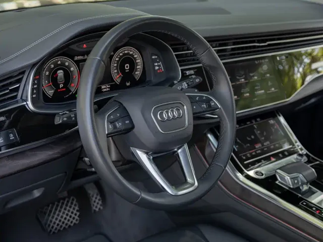 Audi Q8 — Фото автомобиля 12