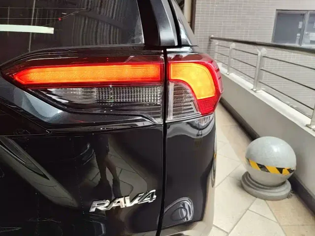 Toyota RAV4 — Фото автомобиля 7