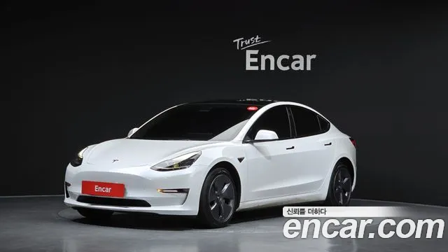 Фотография автомобиля — Tesla Model 3