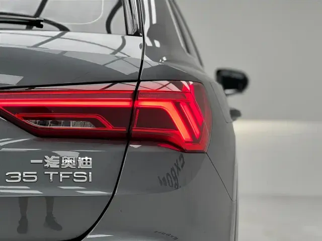 Audi Q3 — Фото автомобиля 12