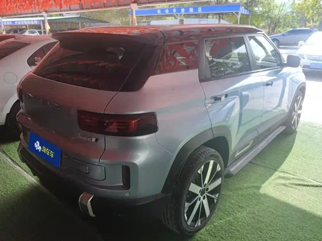 Geely ICON — Фото автомобиля 3