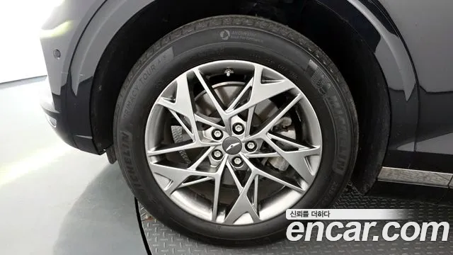 Genesis GV70 — Фото автомобиля 5