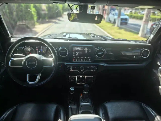 Jeep Wrangler — Фото автомобиля 9
