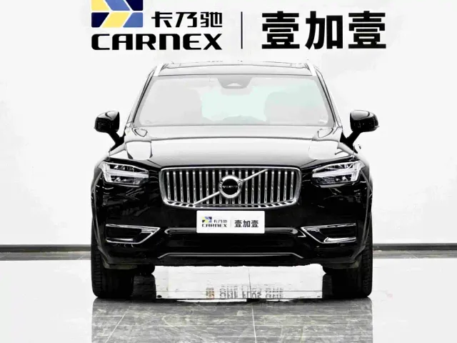 Volvo XC90 — Фото автомобиля 2