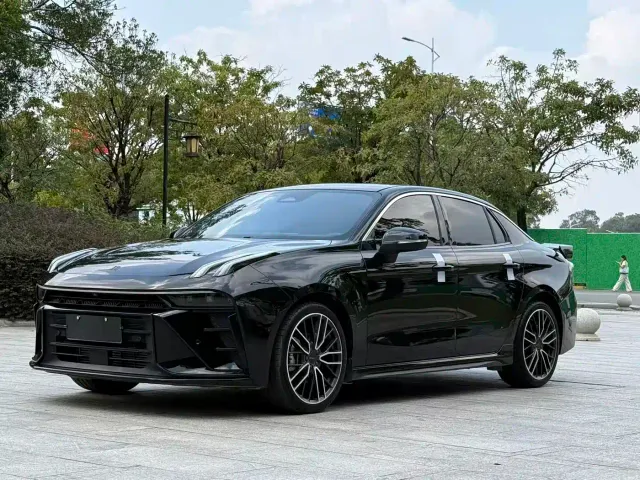 Фотография автомобиля — Lynk & Co 03