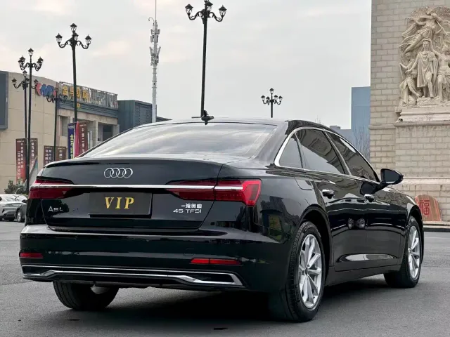 Audi A6L — Фото автомобиля 9