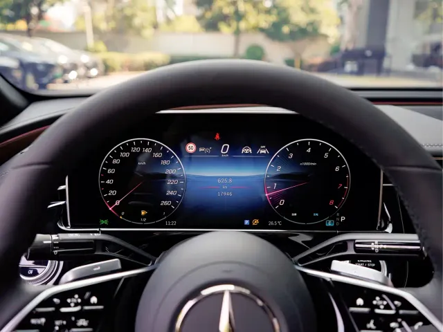 Mercedes-Benz E-Class — Фото автомобиля 9