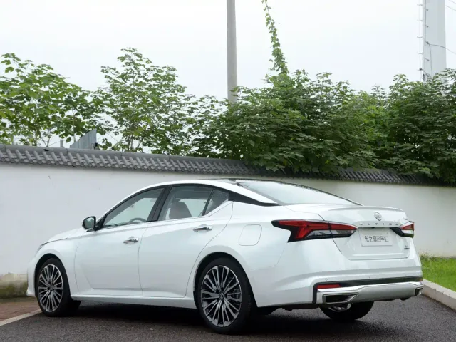 Nissan Teana — Фото автомобиля 6