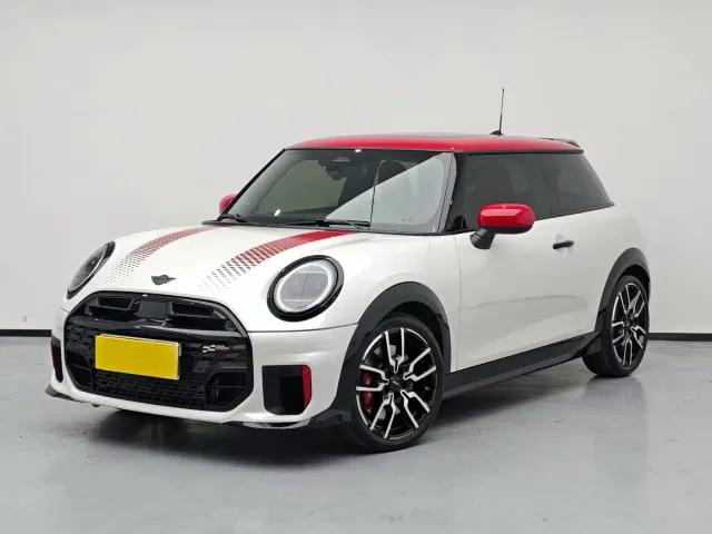 Фотография автомобиля — MINI John Cooper Works