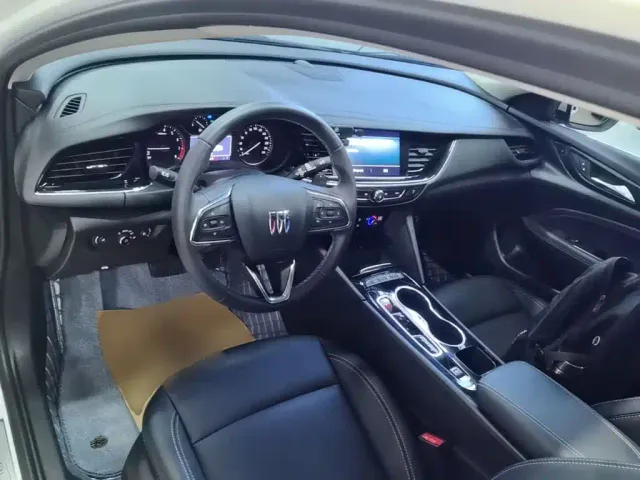 Buick Regal — Фото автомобиля 9