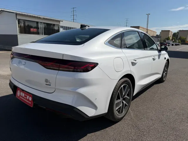 BYD Qin L — Фото автомобиля 4