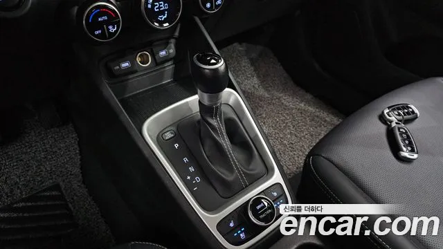 Hyundai Venue — Фото автомобиля 12