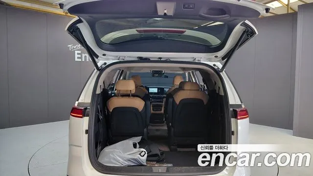 Kia Carnival Generation 4 — Фото автомобиля 28
