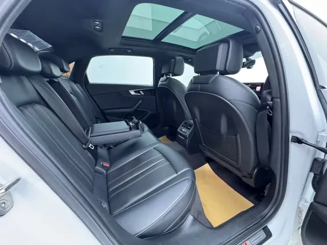 Audi A4L — Фото автомобиля 10
