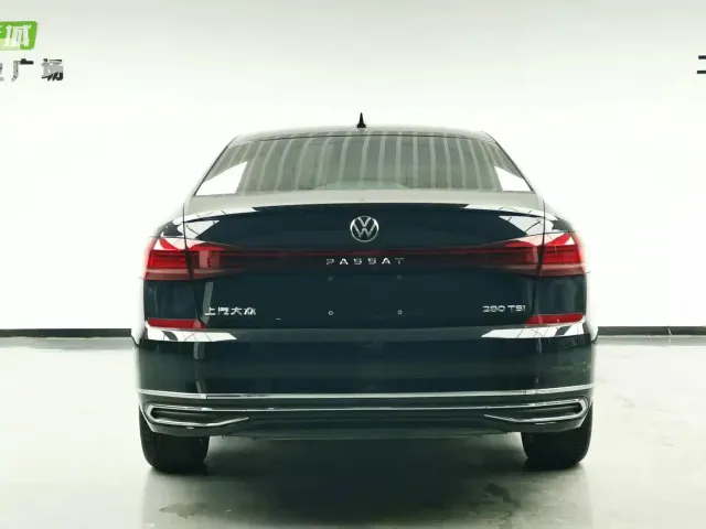 Volkswagen Passat — Фото автомобиля 4
