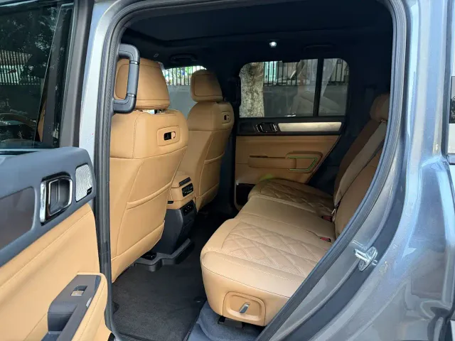 BYD FangChengBao Leopard 5 — Фото автомобиля 6