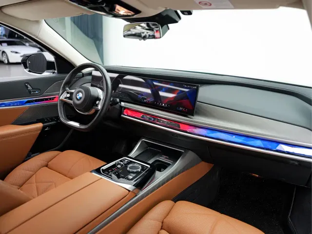 BMW 7 Series — Фото автомобиля 19