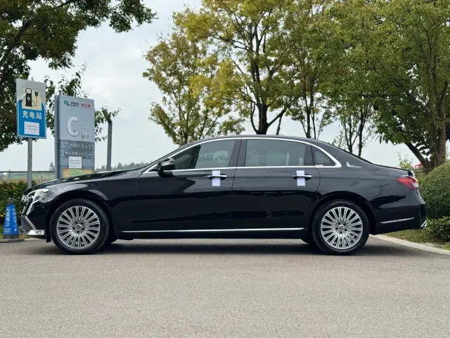 Mercedes-Benz E-Class — Фото автомобиля 10