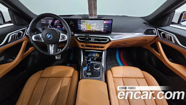 BMW i4 — Фото автомобиля 7