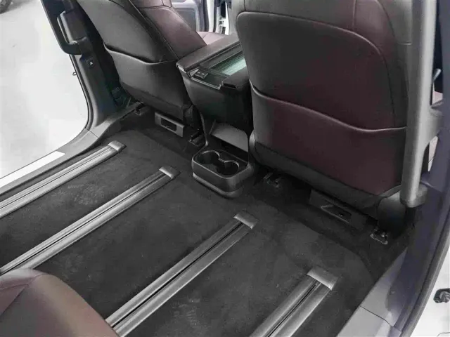 Toyota Granvia — Фото автомобиля 12