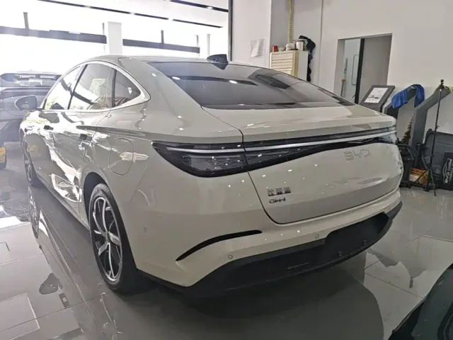 BYD Seal 07 DM-i — Фото автомобиля 4