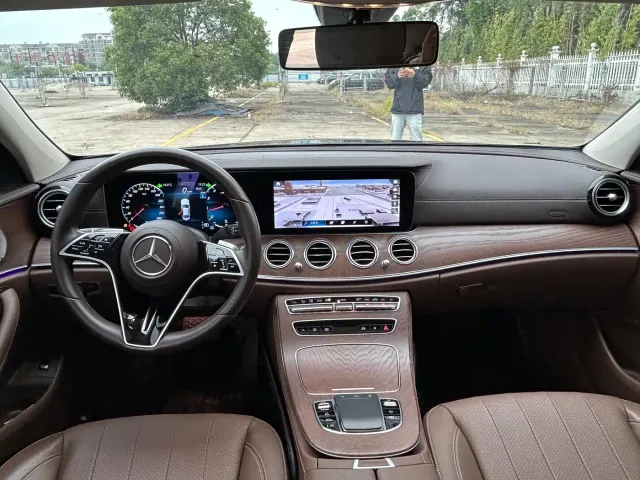 Mercedes-Benz E-Class — Фото автомобиля 10