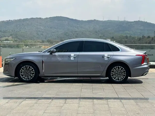 Hongqi H5 — Фото автомобиля 3