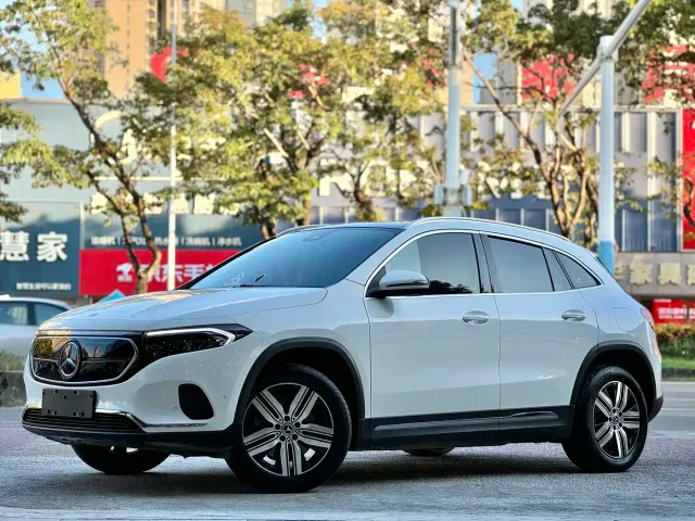 Фотография автомобиля — Mercedes-Benz EQA