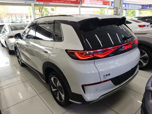BYD Sealion 05 EV — Фото автомобиля 4