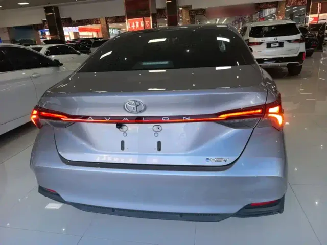 Toyota Avalon — Фото автомобиля 5