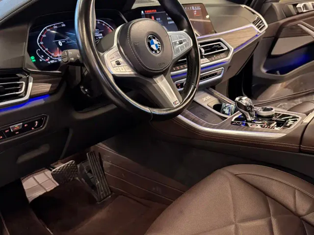 BMW X5 — Фото автомобиля 11