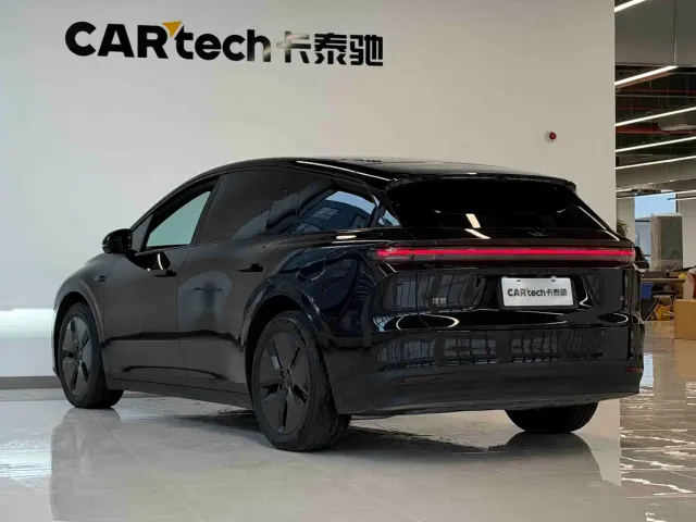 Li Auto i6 — Фото автомобиля 6