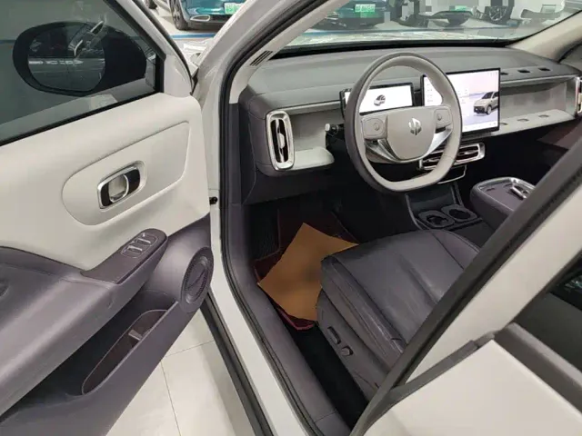 Leapmotor B10 — Фото автомобиля 15