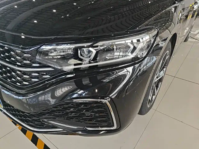 Volkswagen Passat — Фото автомобиля 23