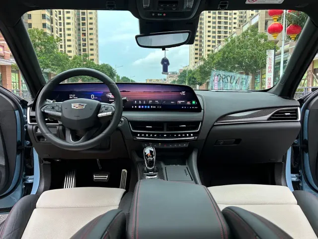 Cadillac CT5 — Фото автомобиля 16