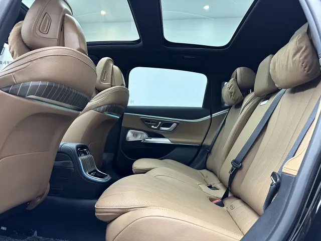 Mercedes-Benz E-Class — Фото автомобиля 11