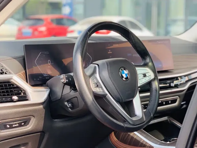 BMW X7 — Фото автомобиля 15