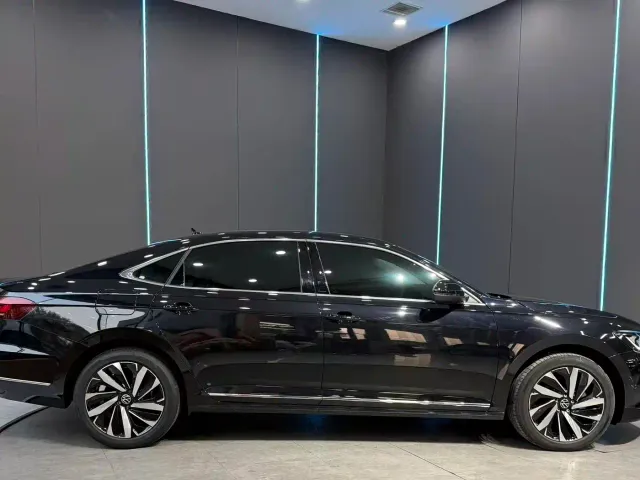 Volkswagen Passat — Фото автомобиля 4