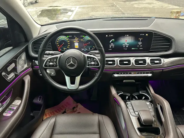 Mercedes-Benz GLE-Class — Фото автомобиля 27