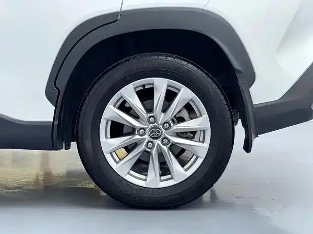 Toyota Corolla Cross — Фото автомобиля 16