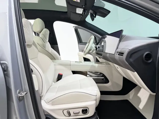 Li Auto i6 — Фото автомобиля 9