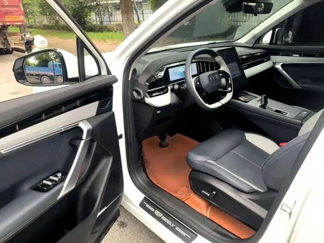 Geely Boyue L — Фото автомобиля 15