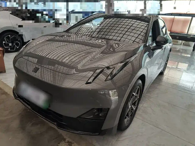 Фотография автомобиля — Lynk & Co Z20