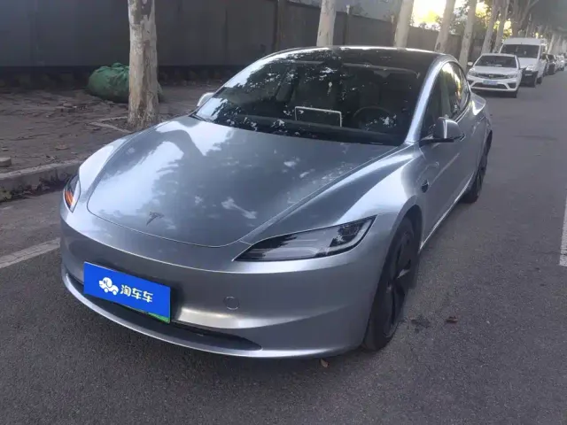 Фотография автомобиля — Tesla Model 3