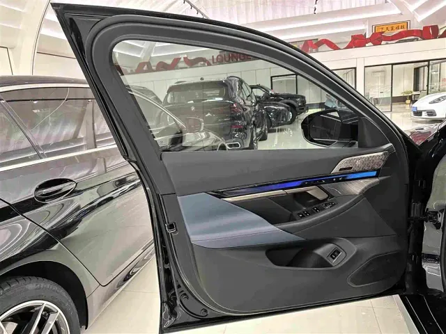BMW 5 Series — Фото автомобиля 20