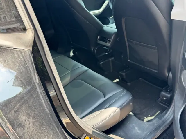 Tesla Model Y — Фото автомобиля 7