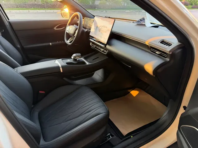 Changan Eado — Фото автомобиля 5
