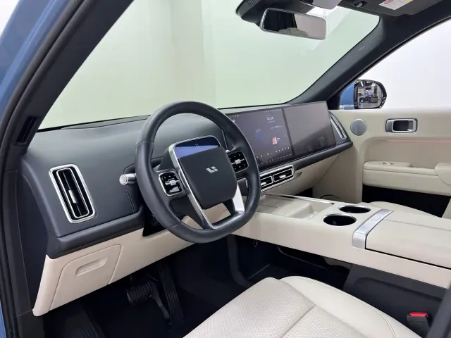 Li Auto L9 — Фото автомобиля 9