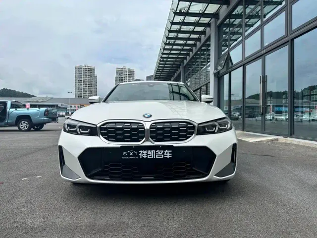 BMW 3 Series — Фото автомобиля 2