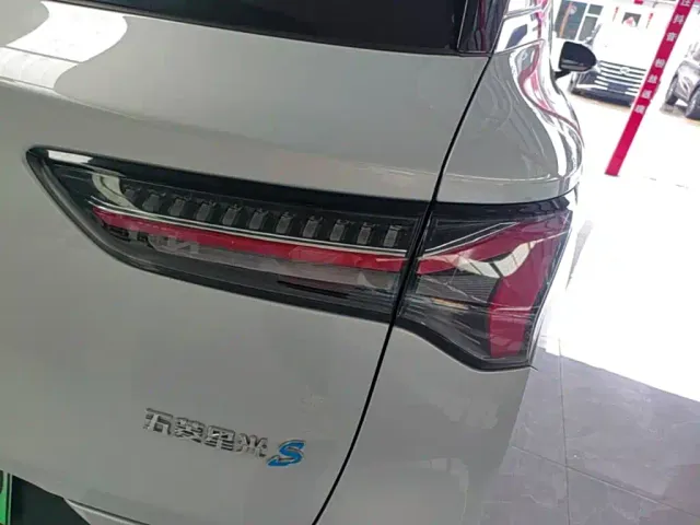Wuling Starlight S — Фото автомобиля 7